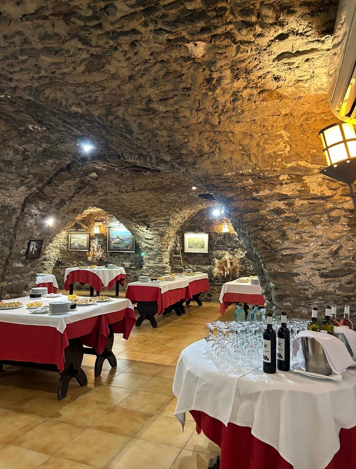 Hostal La Tina El Port De La Selva Kültér fotó